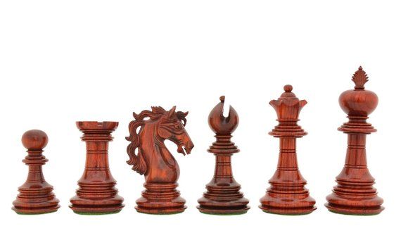 Dalí 4.4 Lacquered Luxury Chessmen (Ebony-Padauk-Boxwood)