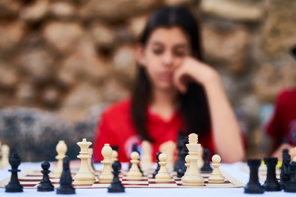 7 Tips On How To Play Chess Alone – Chessmaze