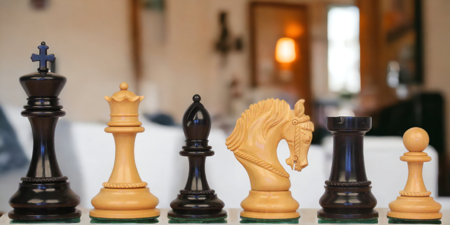 Regal Series Luxury Staunton 4 Chess Set in Ebony wood – Staunton Castle