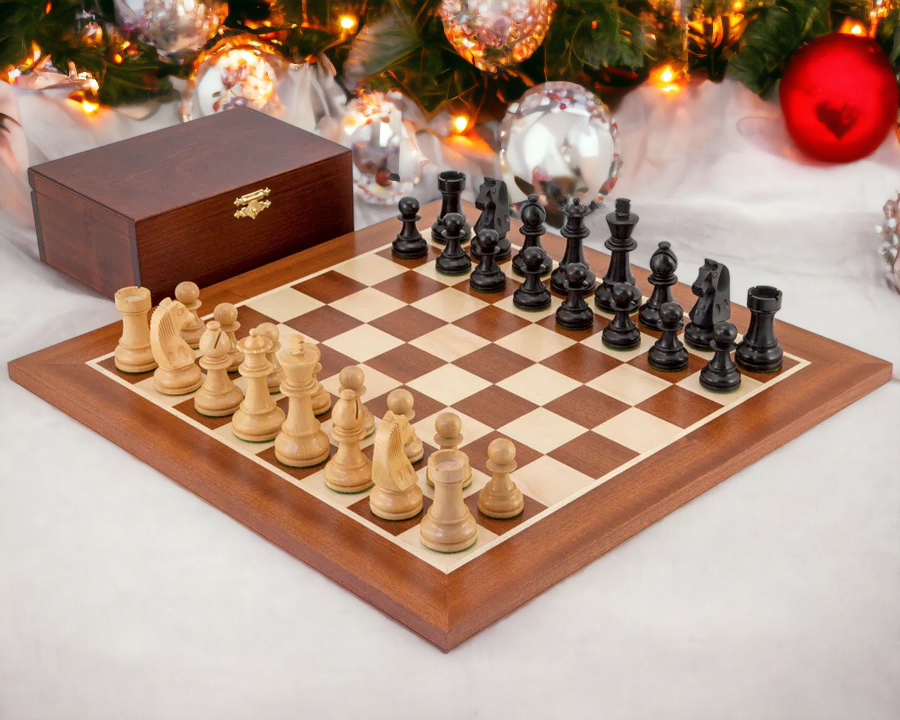 Leningrad Ebonised Chess Pieces 19 Walnut Chess Board & Vinyl Box –  Official Staunton