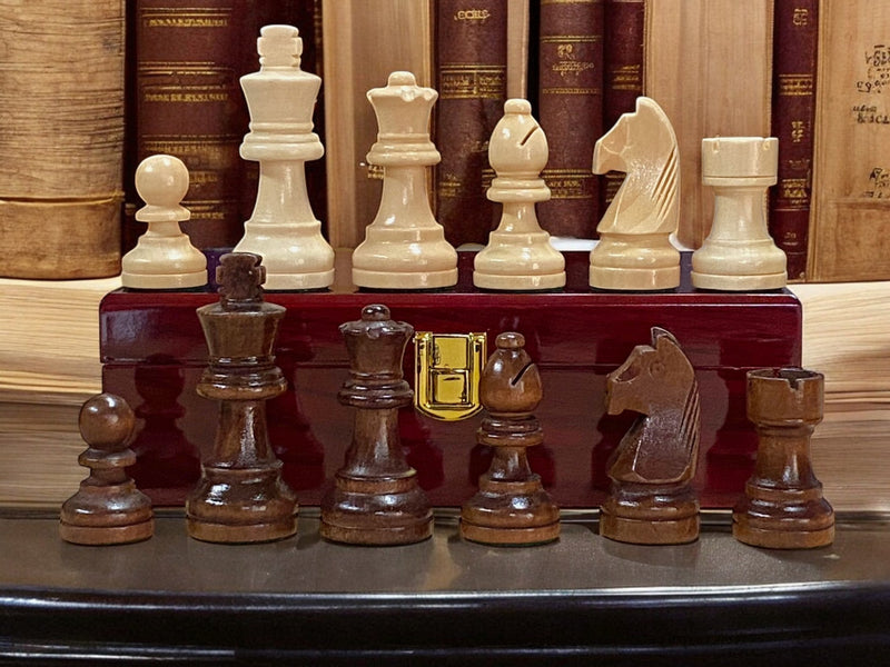 Grandmaster Chess Pieces & High Gloss Box