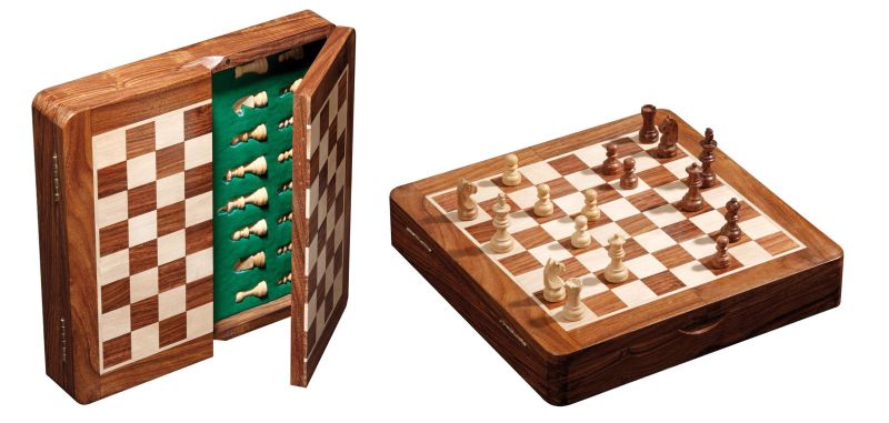 10 Inch Bifold Magnetic Chess Set (2733)